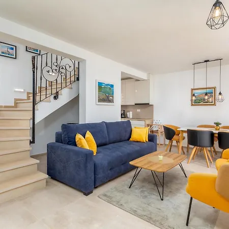 Stunning In Casa vacanze Peroj