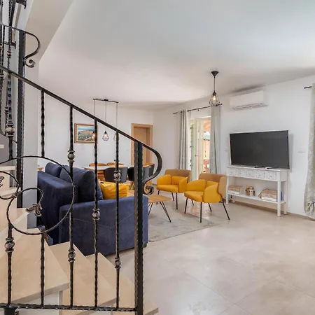 3 Bedroom Lovely In *