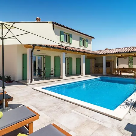 3 Bedroom Lovely In *