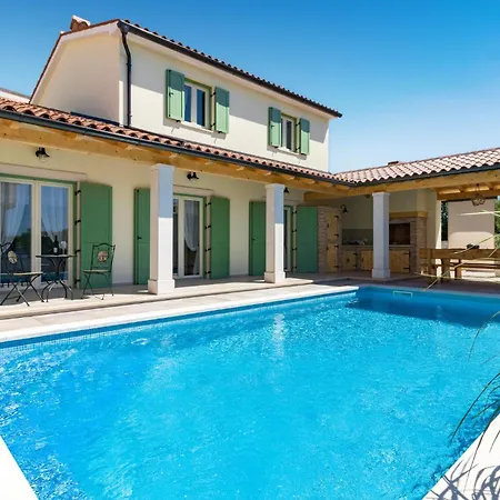 3 Bedroom Lovely In *