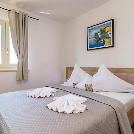 3 Bedroom Lovely In Holiday home *